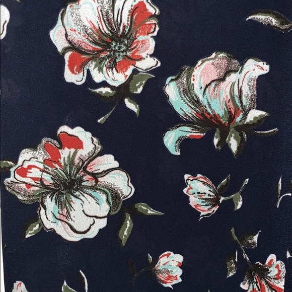 Blouse.  High neck. - Picture 4 of 5